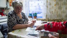 Почему работающим пенсионерам платят меньше пенсию в Ариант